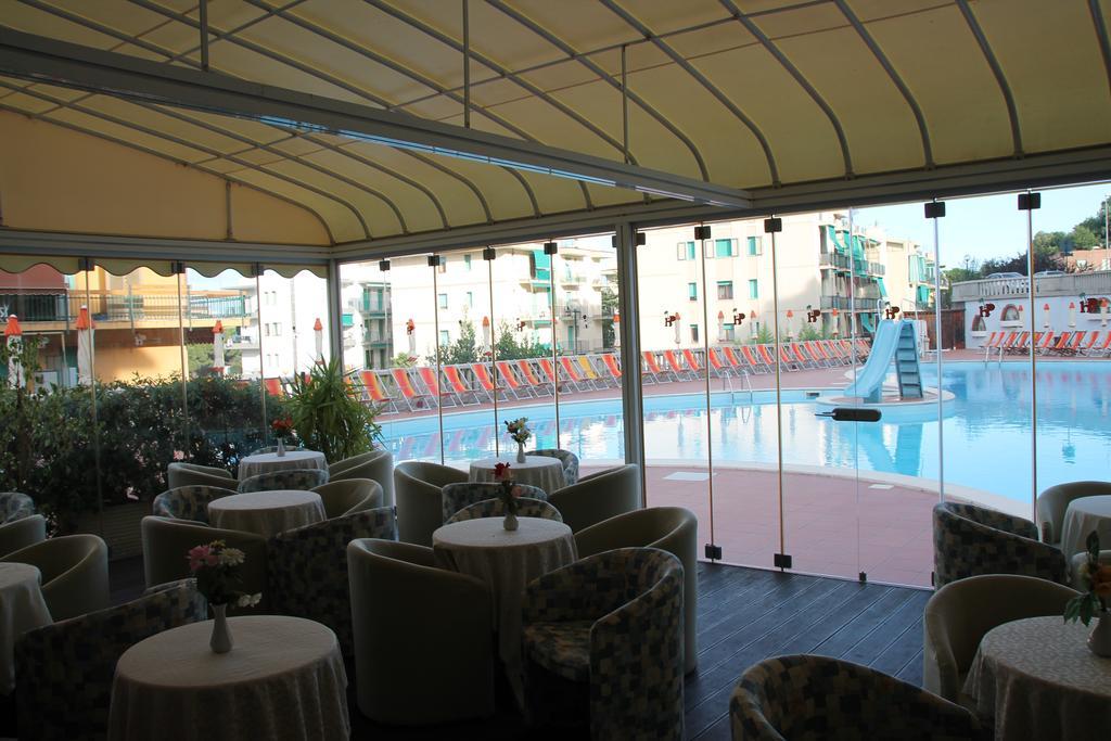 Hotel Paco Pietra Ligure Extérieur photo