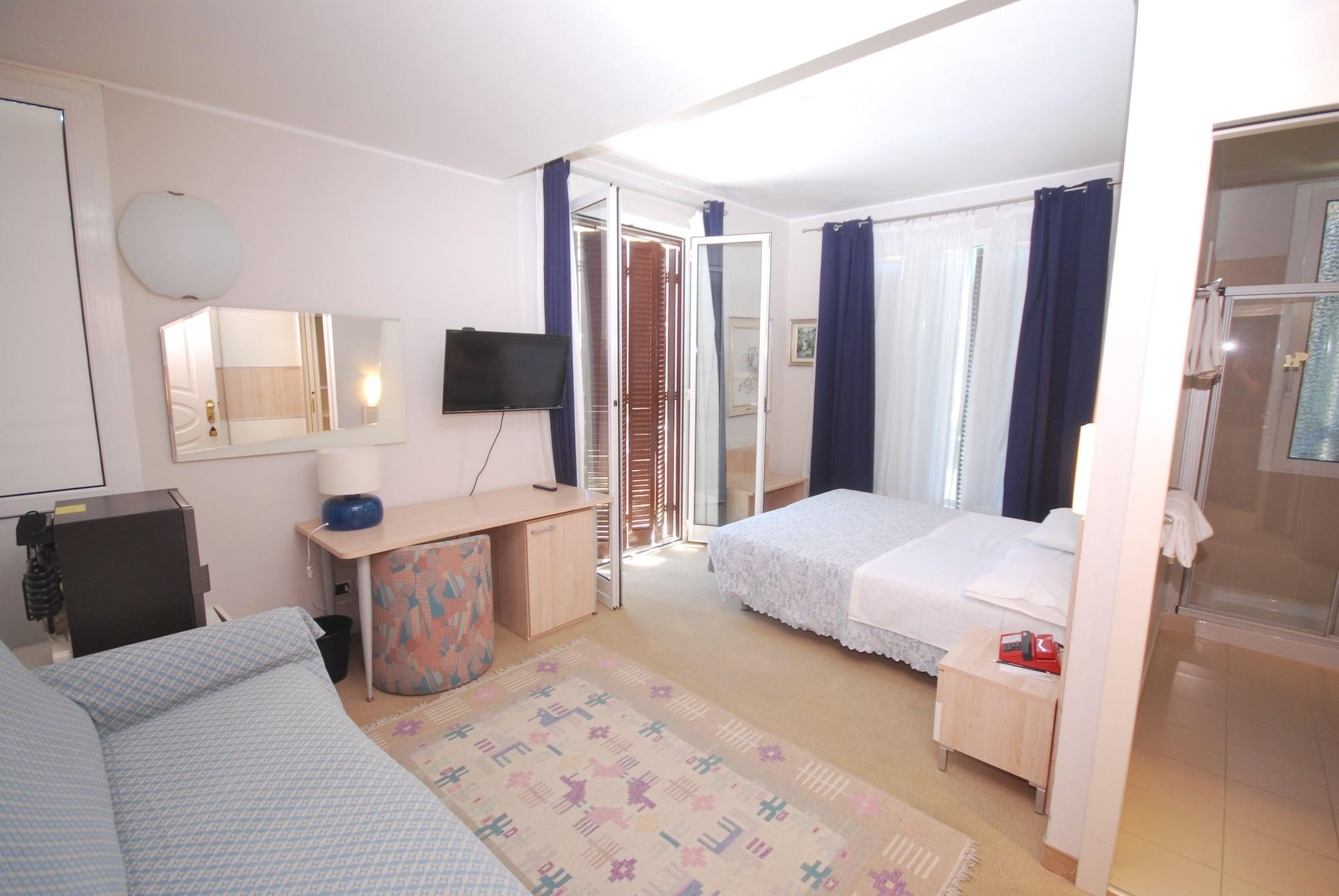 Hotel Paco Pietra Ligure Extérieur photo