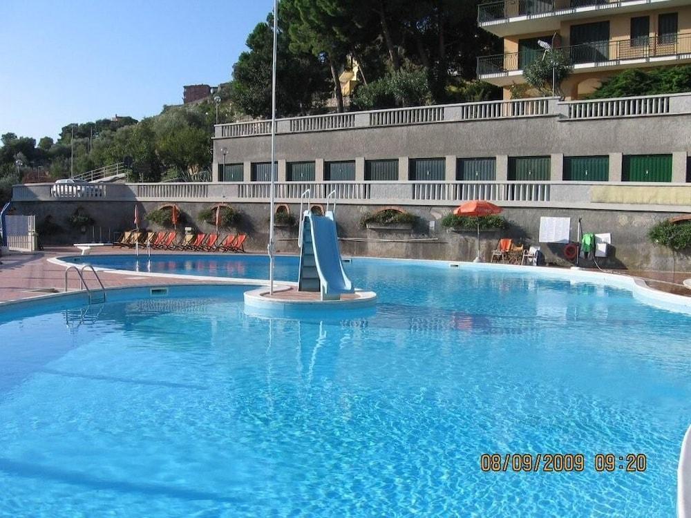 Hotel Paco Pietra Ligure Extérieur photo
