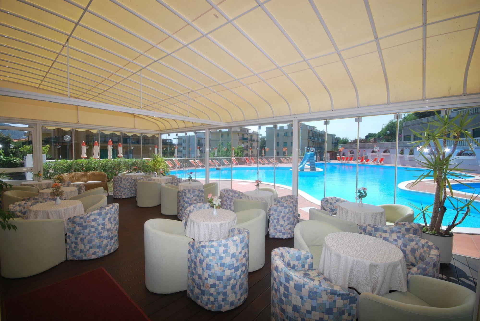 Hotel Paco Pietra Ligure Extérieur photo